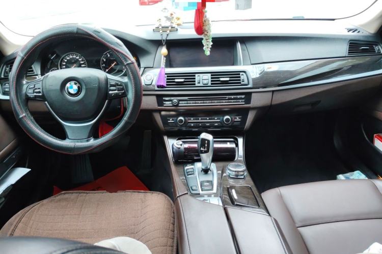 Used BMW 5 Series 2017 525Li Luxury Design Package Center Console