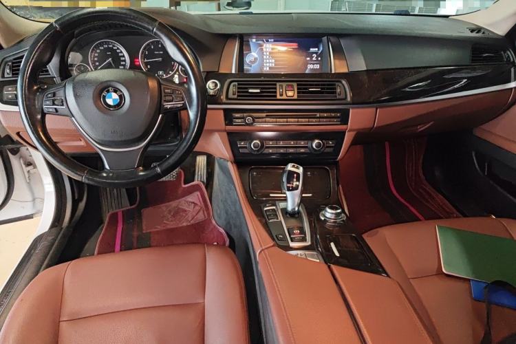 Used BMW 5 Series 2017 525Li Leading Model Center Console