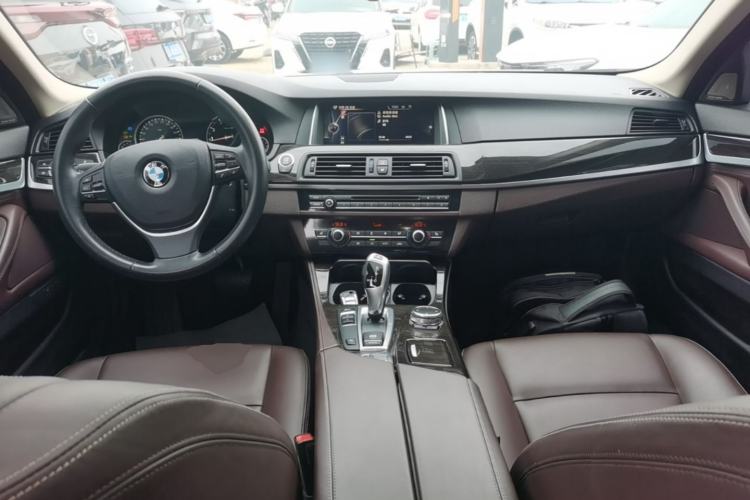 Used BMW 5 Series 2017 525Li Luxury Design Package Center Console