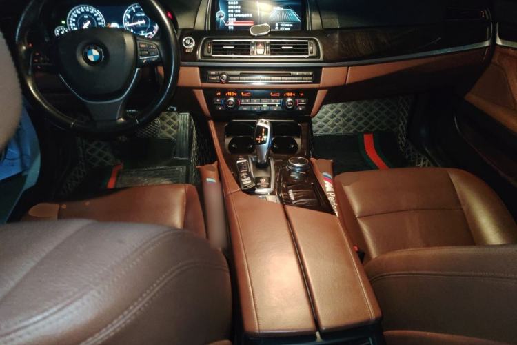 Used BMW 5 Series 2017 528Li Leading Model Center Console