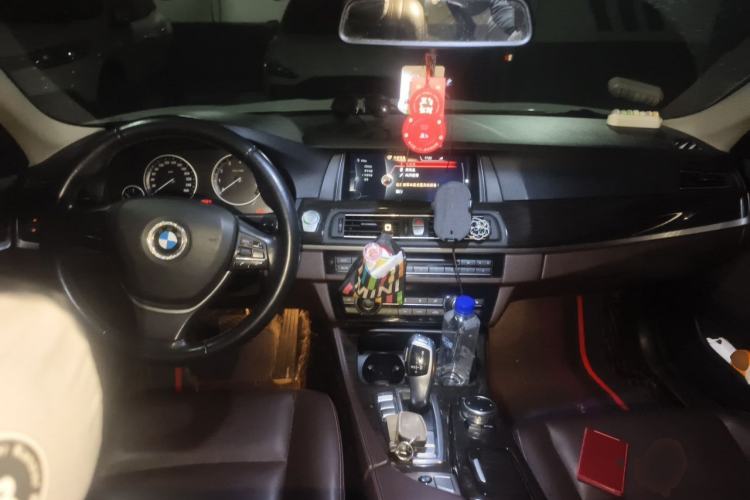 Used BMW 5 Series 2017 525Li Luxury Design Package Center Console