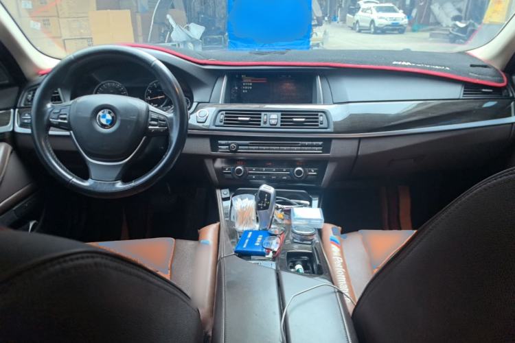 Used BMW 5 Series 2017 525Li Luxury Design Package Center Console