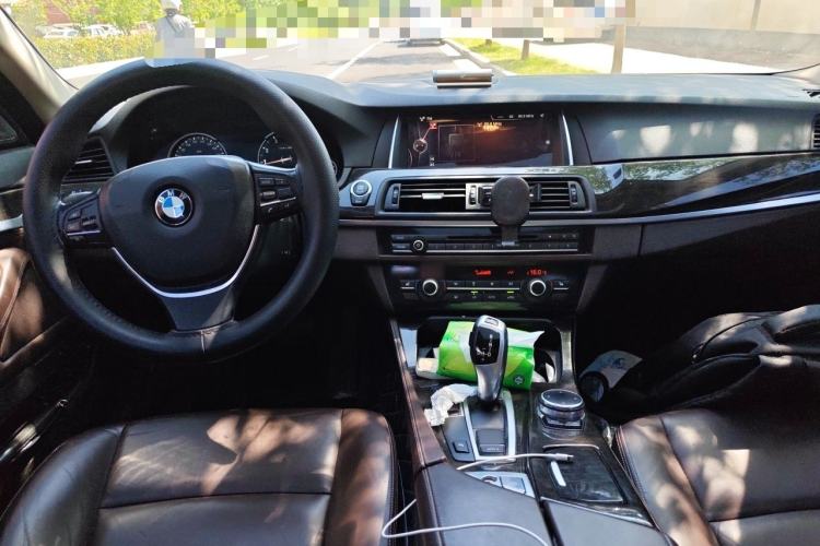 Used BMW 5 Series 2017 525Li Luxury Design Package Center Console