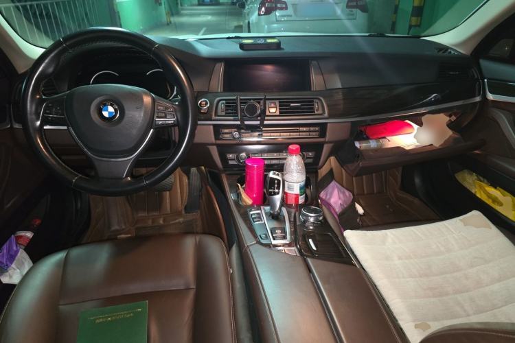 Used BMW 5 Series 2017 525Li Luxury Design Package Center Console