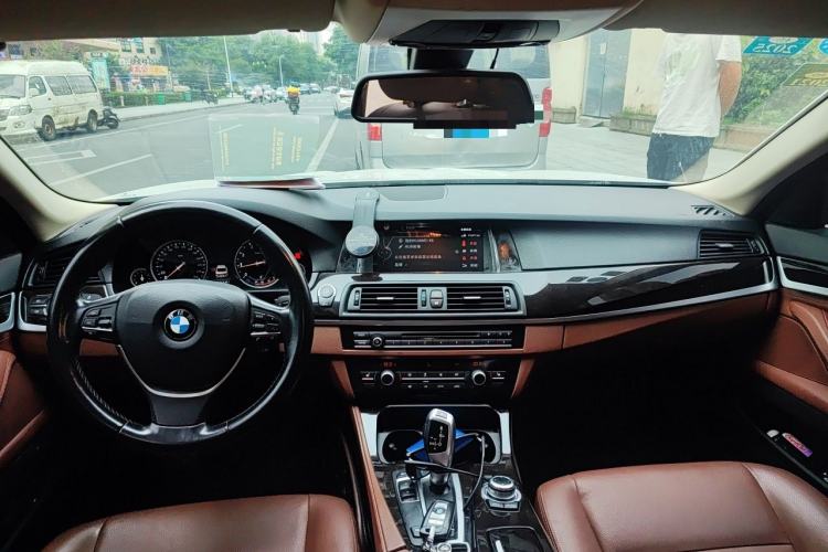 Used BMW 5 Series 2017 525Li Leading Model Center Console