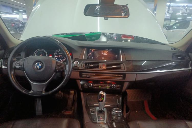 Used BMW 5 Series 2017 525Li Luxury Design Package Center Console