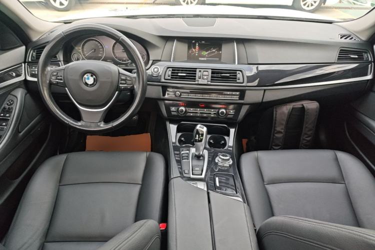 Used BMW 5 Series 2017 520Li Elegant Edition Center Console