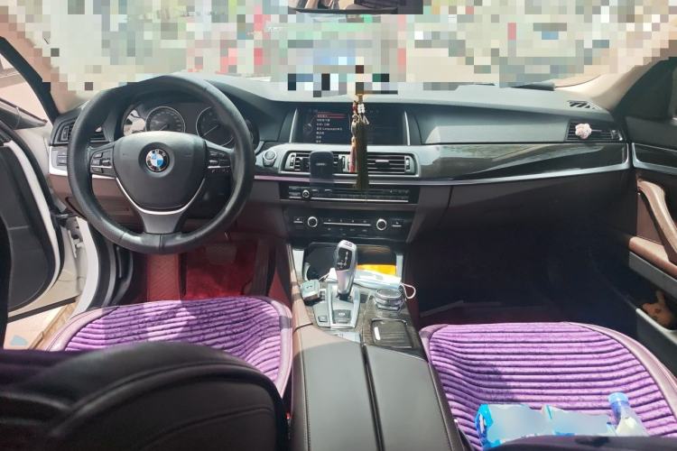 Used BMW 5 Series 2017 525Li Luxury Design Package Center Console