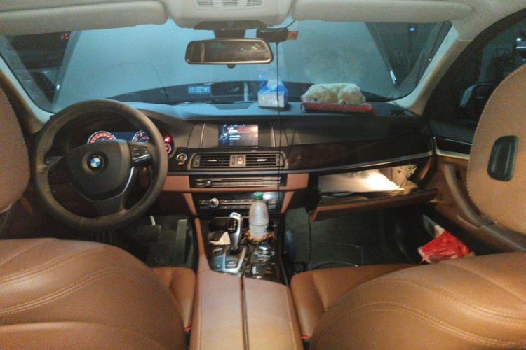 Used BMW 5 Series 2017 525Li Leading Model Center Console
