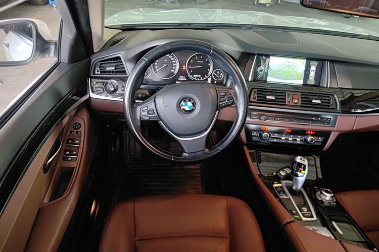 Used BMW 5 Series 2017 525Li Leading Model Center Console