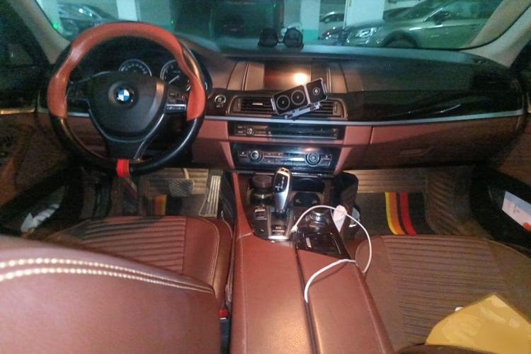 Used BMW 5 Series 2017 525Li Leading Model Center Console
