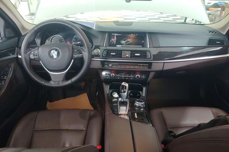 Used BMW 5 Series 2017 525Li Luxury Design Package Center Console