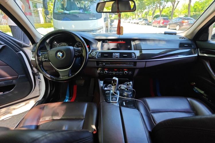 Used BMW 5 Series 2017 525Li Luxury Design Package Center Console
