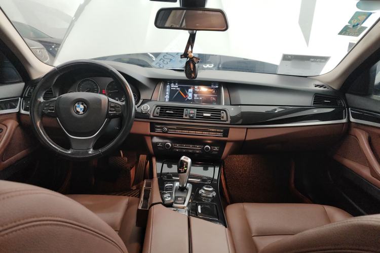 Used BMW 5 Series 2017 520Li Elegant Edition Center Console