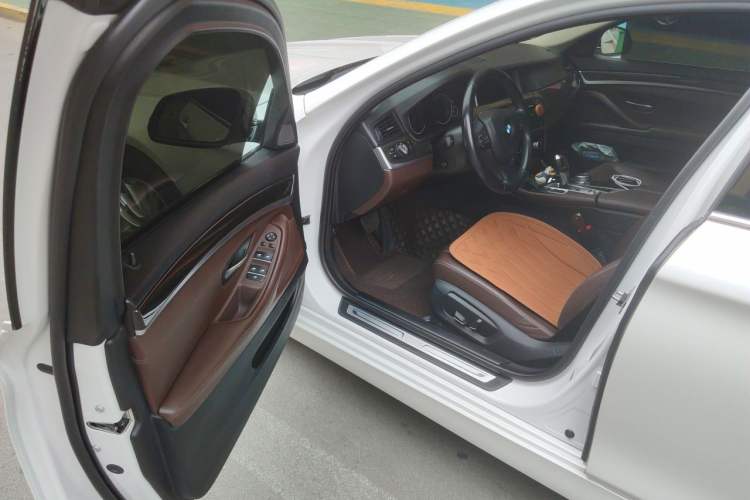 Used BMW 5 Series 2017 525Li Luxury Design Package Driver Seat