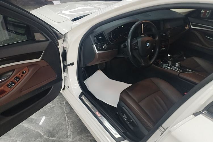 Used BMW 5 Series 2017 525Li Luxury Design Package Driver Seat