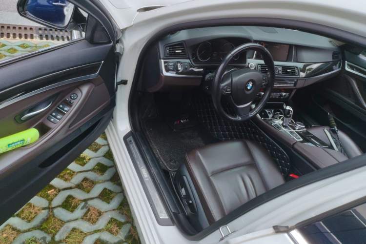 Used BMW 5 Series 2017 525Li Luxury Design Package Driver Seat