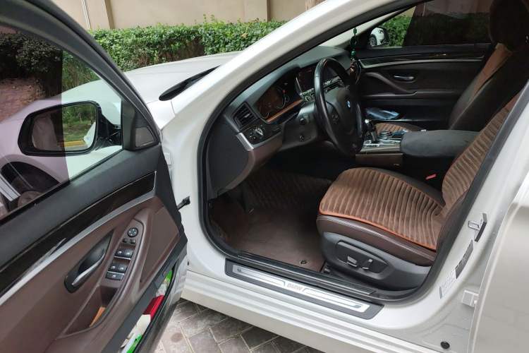 Used BMW 5 Series 2017 525Li Luxury Design Package Driver Seat