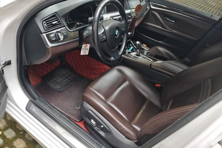 Used BMW 5 Series 2017 525Li Luxury Design Package Driver Seat