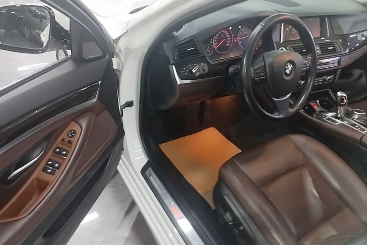 Used BMW 5 Series 2017 525Li Luxury Design Package Driver Seat