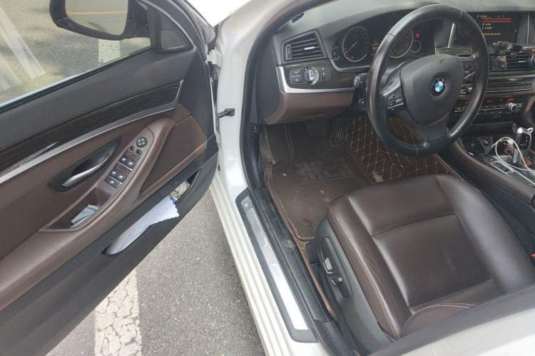 Used BMW 5 Series 2017 525Li Luxury Design Package Driver Seat