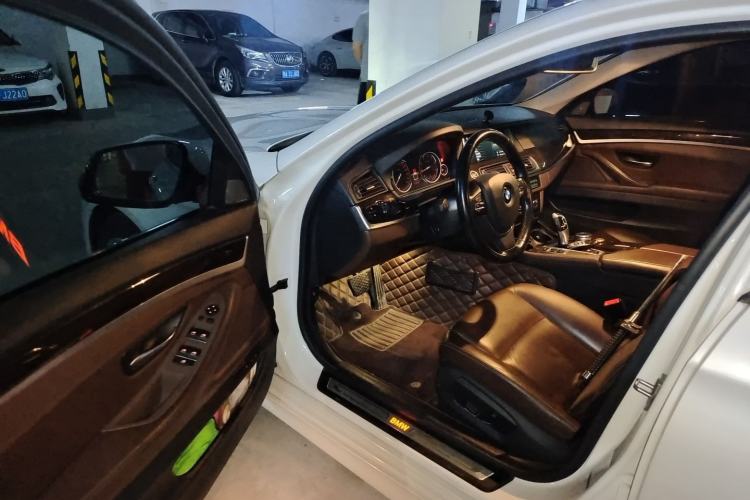 Used BMW 5 Series 2017 525Li Luxury Design Package Driver Seat