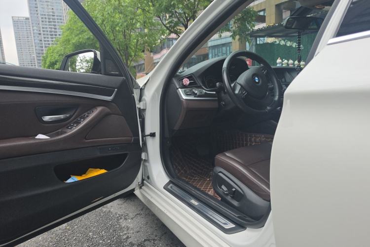 Used BMW 5 Series 2017 525Li Luxury Design Package Driver Seat