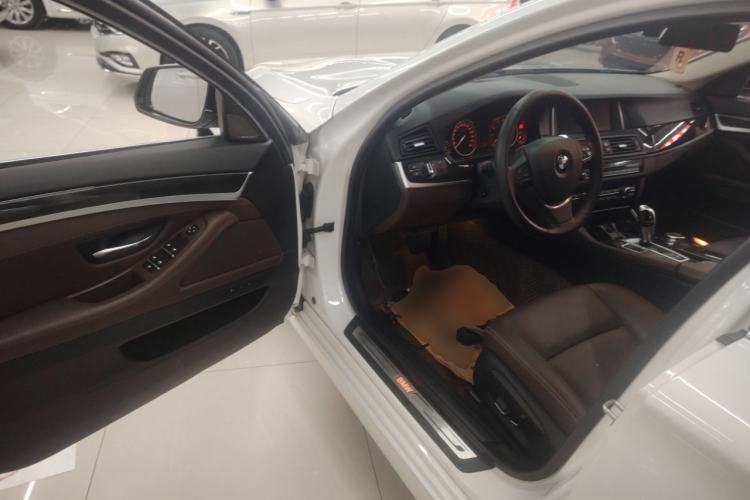 Used BMW 5 Series 2017 525Li Luxury Design Package Driver Seat