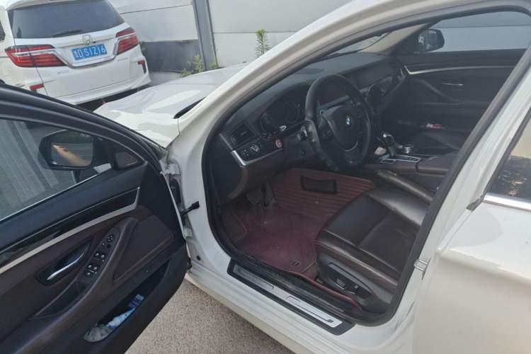 Used BMW 5 Series 2017 525Li Luxury Design Package Driver Seat