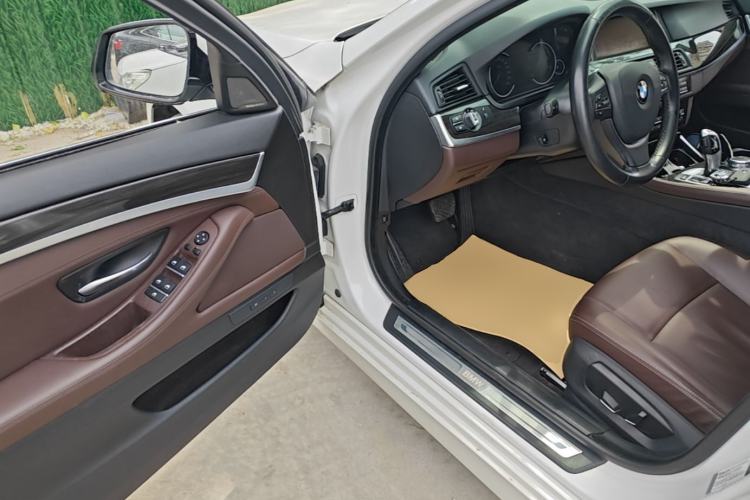 Used BMW 5 Series 2017 525Li Luxury Design Package Driver Seat