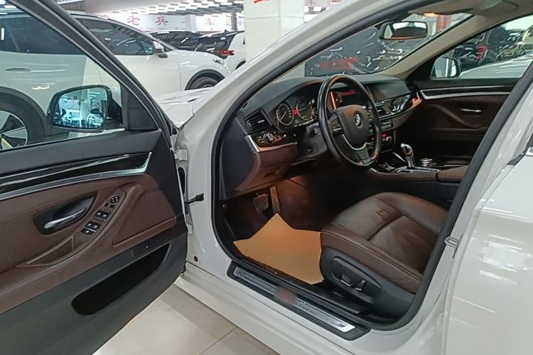 Used BMW 5 Series 2017 525Li Luxury Design Package Driver Seat