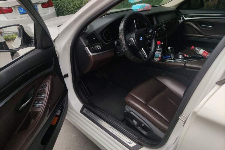 Used BMW 5 Series 2017 525Li Luxury Design Package Driver Seat