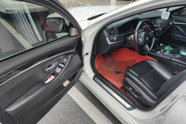 Used BMW 5 Series 2017 525Li Luxury Design Package Driver Seat