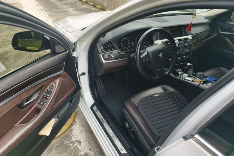 Used BMW 5 Series 2017 525Li Luxury Design Package Driver Seat