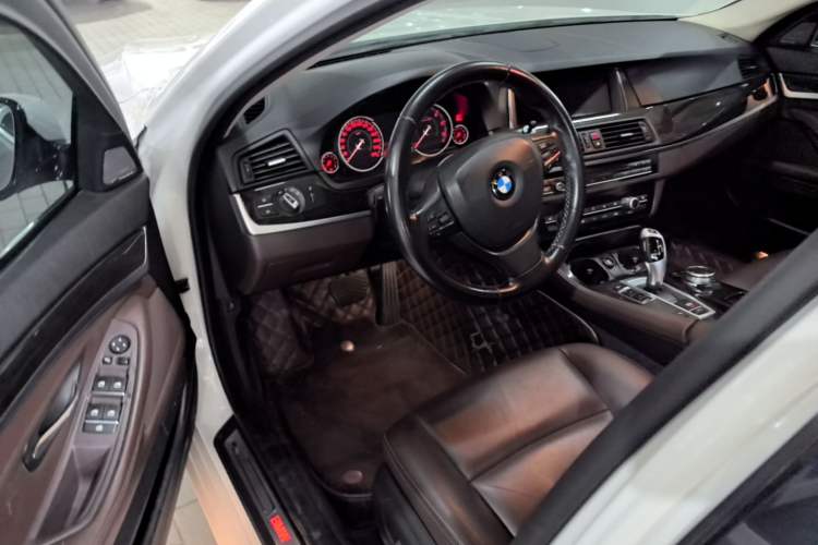 Used BMW 5 Series 2017 525Li Luxury Design Package Driver Seat