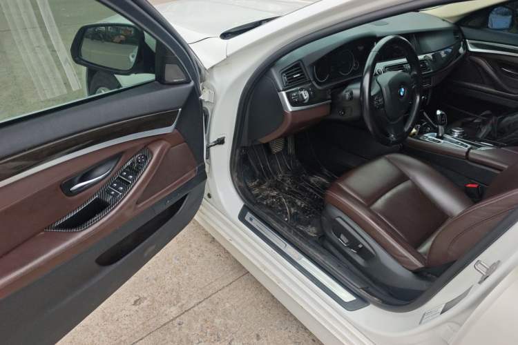Used BMW 5 Series 2017 525Li Luxury Design Package Driver Seat