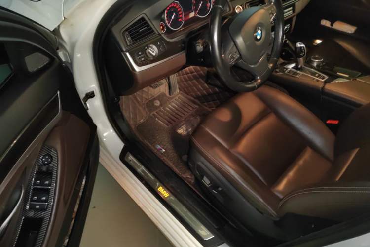 Used BMW 5 Series 2017 525Li Luxury Design Package Driver Seat