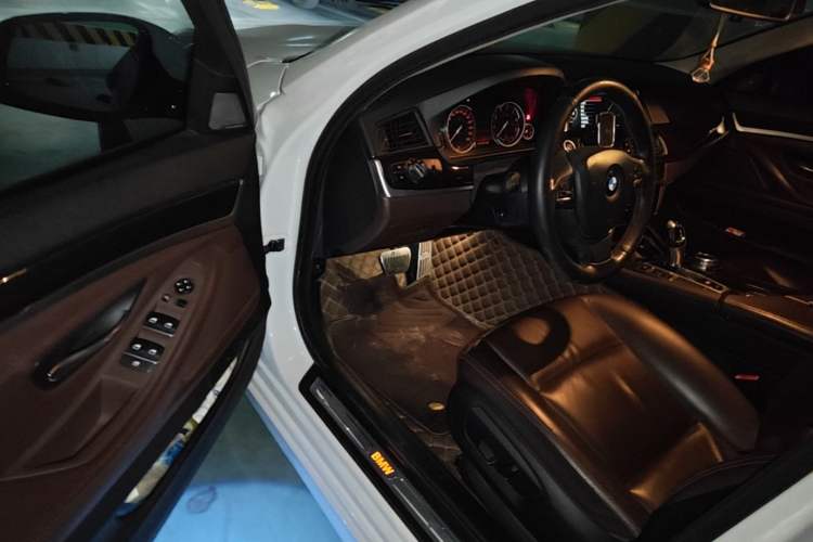 Used BMW 5 Series 2017 525Li Luxury Design Package Driver Seat
