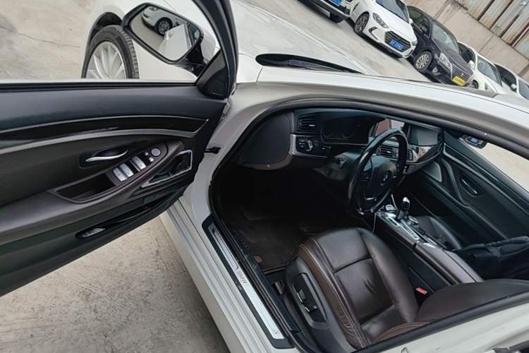 Used BMW 5 Series 2017 525Li Luxury Design Package Driver Seat