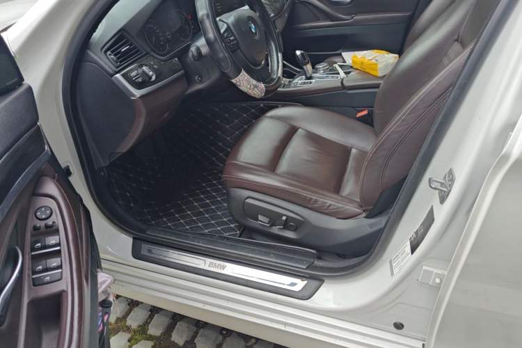 Used BMW 5 Series 2017 525Li Luxury Design Package Driver Seat