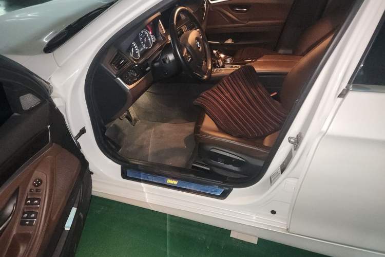 Used BMW 5 Series 2017 525Li Luxury Design Package Driver Seat