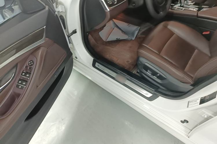 Used BMW 5 Series 2017 525Li Luxury Design Package Driver Seat