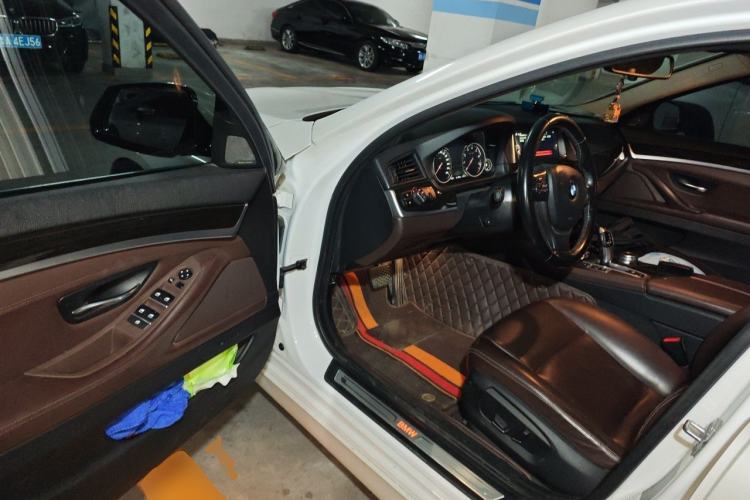 Used BMW 5 Series 2017 525Li Luxury Design Package Driver Seat