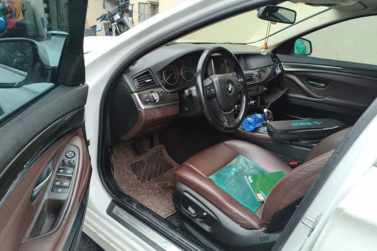 Used BMW 5 Series 2017 525Li Luxury Design Package Driver Seat