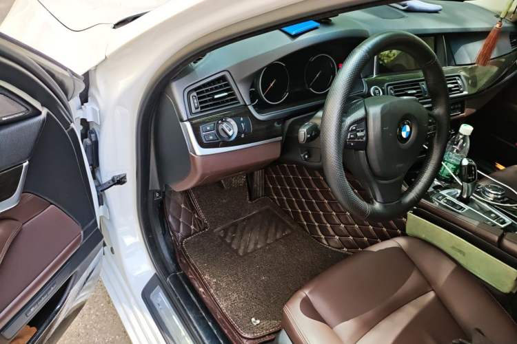Used BMW 5 Series 2017 525Li Luxury Design Package Driver Seat