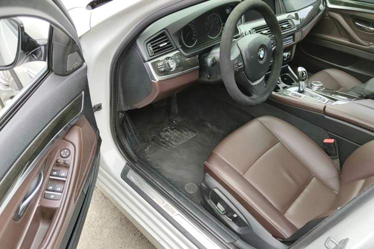 Used BMW 5 Series 2017 525Li Luxury Design Package Driver Seat