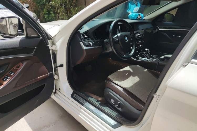 Used BMW 5 Series 2017 525Li Luxury Design Package Driver Seat