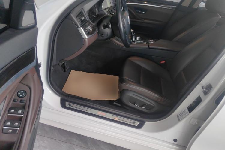 Used BMW 5 Series 2017 525Li Luxury Design Package Driver Seat