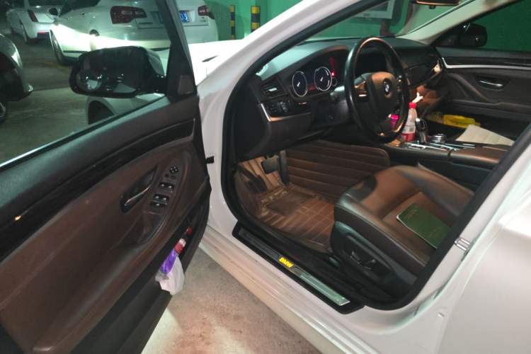 Used BMW 5 Series 2017 525Li Luxury Design Package Driver Seat