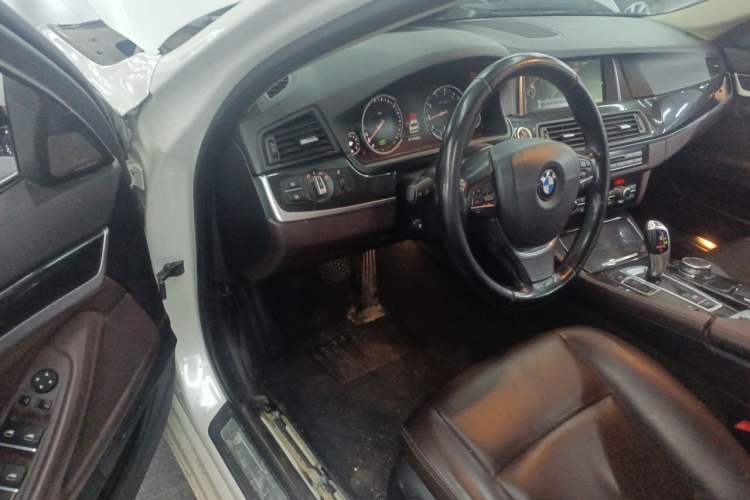 Used BMW 5 Series 2017 525Li Luxury Design Package Driver Seat